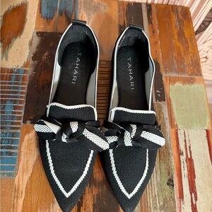 Tahari Black and White Bow Flats Size 8